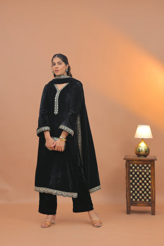 Afsana Black Velvet Suite
